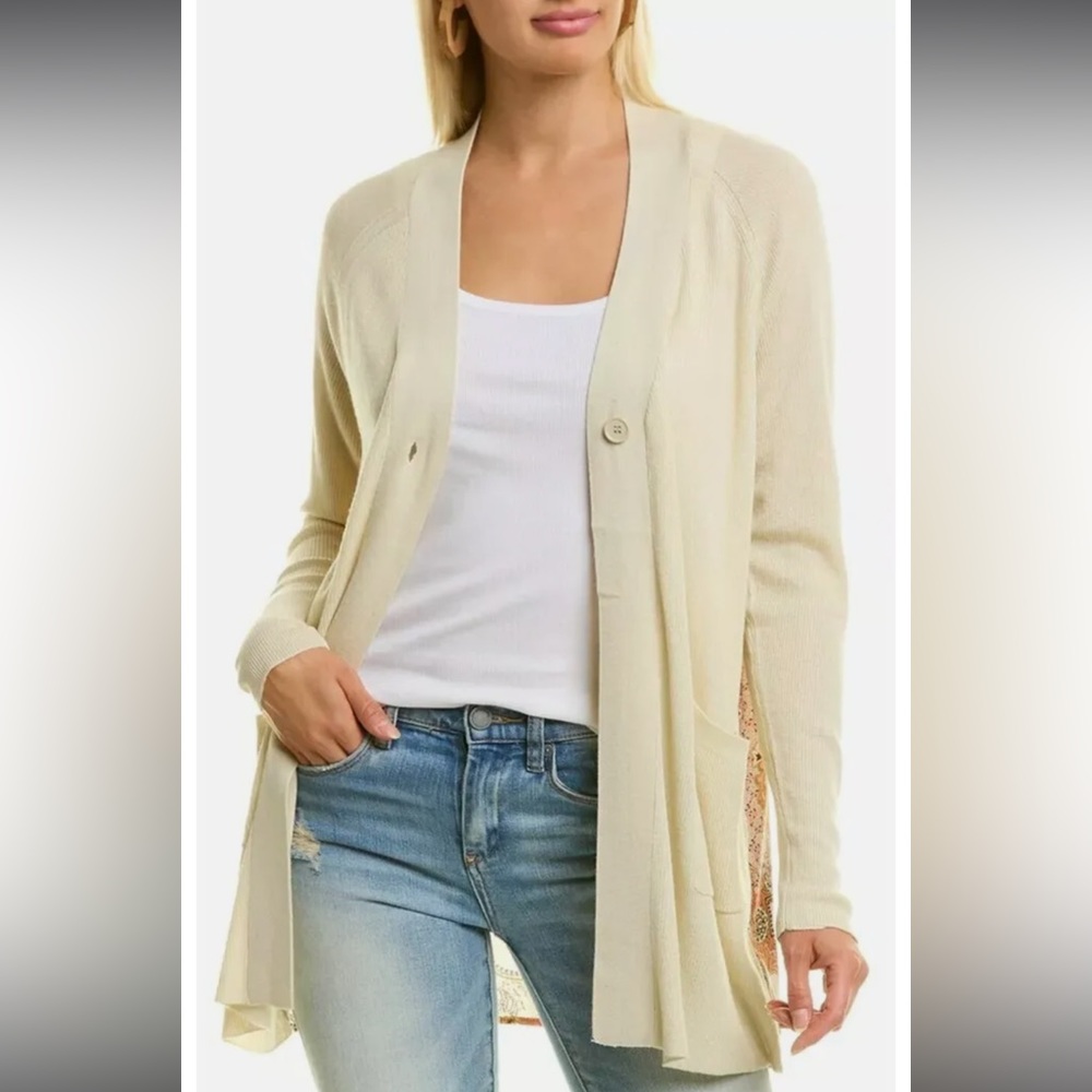 Johnny Was scarf back ~Light weight~￼ cardigan~ beige ￼~women’s size L🌺 - Picture 3 of 9